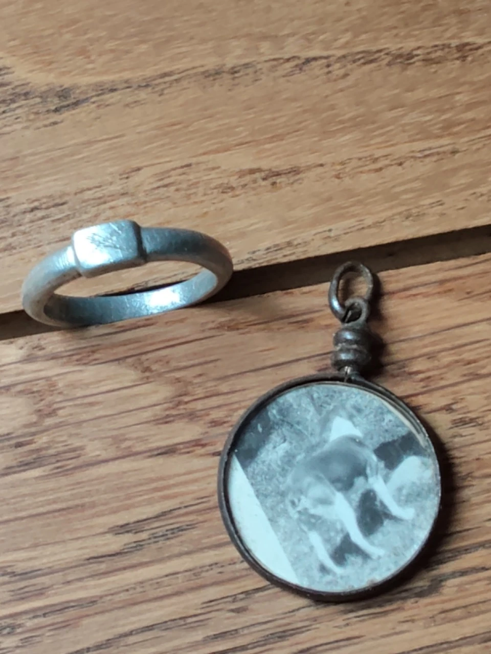Oude soldatenhanger + aluminium ring – photo 4